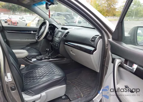 2014 Kia Sorento Lx z USA, uszkodzony, nr VIN 5XYKT3A62EG499793